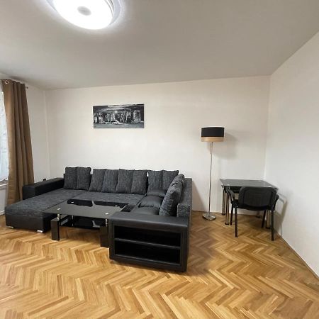Apartman Jnj Velkomoravska Olmütz Exterior foto